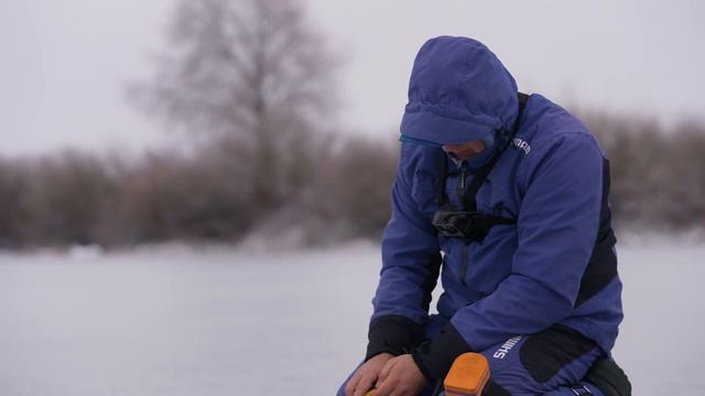 ПЕРВЫЙ ЛЕД 2021. Зимняя рыбалка на мормышку и жерлицу. Ловля окуня, щуки и плотвы. смотреть онлайн