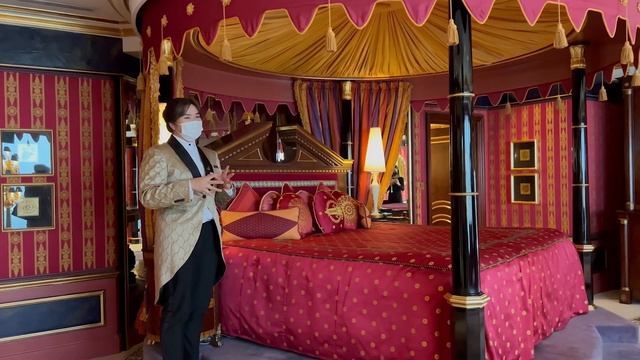 Royal Suite Tour Inside the Burj Al Arab! One of the Best Hotels in Dubai, Perhaps the World? смотреть онлайн