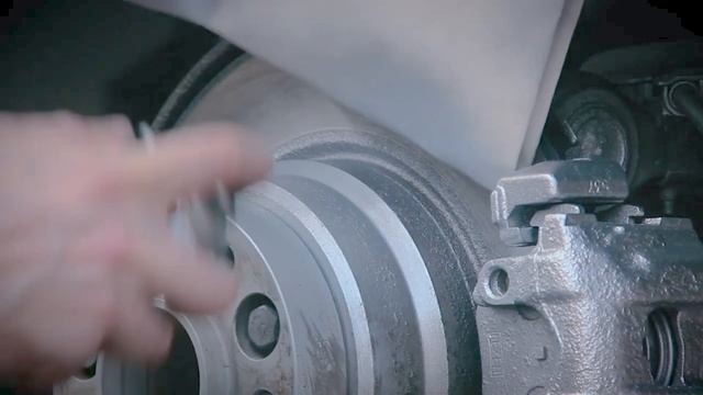 Как заменить тормозные колодки BMW X5 E53. Что делать если износились колодки BMW X5 смотреть онлайн