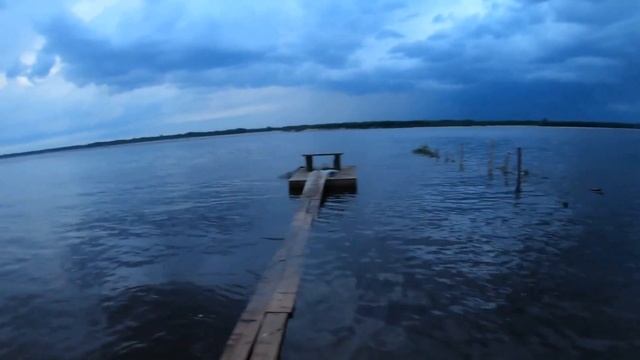 Рыбалка на Северной Двине! как ловить на таком течении.. Едем на мотоблоке на рыбалку! Гроза! Клев! смотреть онлайн