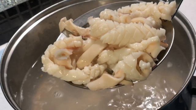 Салат из кальмаров / любимый рецепт смотреть онлайн