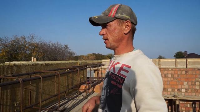 Армопояс. Монтаж опалубки с каркасом и заливка армопояса. смотреть онлайн