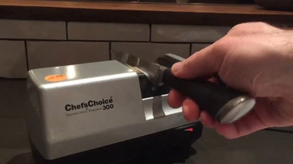 Electric knife sharpener test