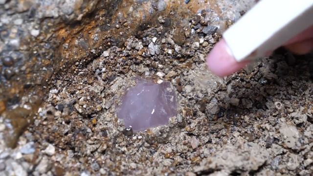 Surprise chlorite and amethyst are formed in the deep mountain quartz mine cave. смотреть онлайн