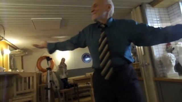 Николай Николаевич Дроздов в буфете на днях Байкала смотреть онлайн