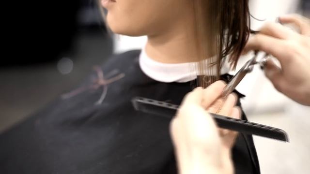 Cut asymmetrical lob (long bob) смотреть онлайн