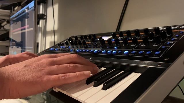 Roland Jupiter-Xm JAM 2 смотреть онлайн