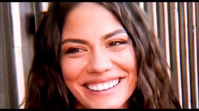 Sorprendente confesión de Angelina Jolie de Demet Özdemir смотреть онлайн