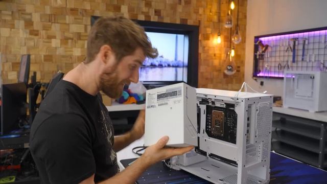 This Beautiful PC has an UGLY Secret… смотреть онлайн
