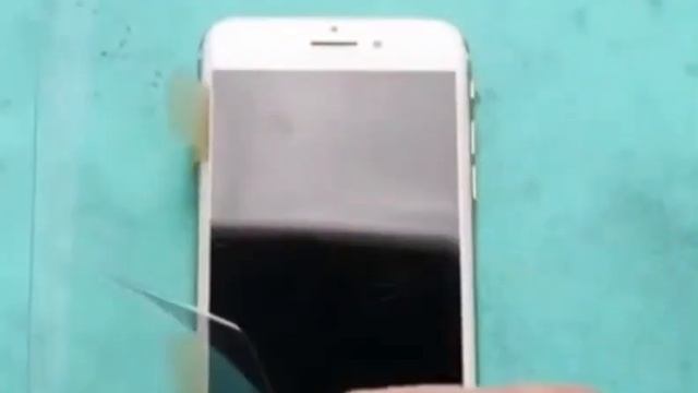 Лайфхак / Как наклеить бронестекло на телефон смотреть онлайн