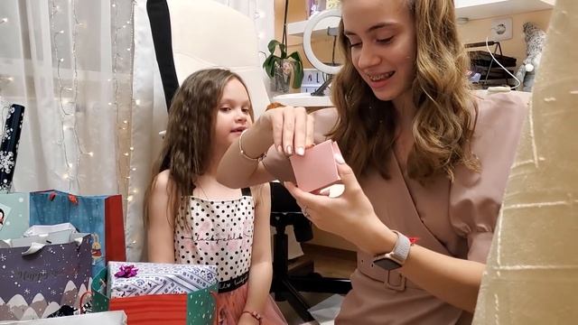 РАСПАКОВКА ВСЕХ МОИХ ПОДАРКОВ НА НОВЫЙ 2021 ГОД!!! смотреть онлайн