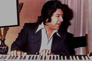 Аҳмад Зоҳир - Ahmad Zahir - احمد ظاهر - Аз нозу чӣ механдӣ - As nas che mekhandi