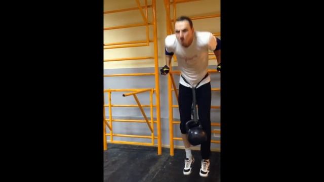 Тренировка брусья с весом 32, 48, 64кг смотреть онлайн