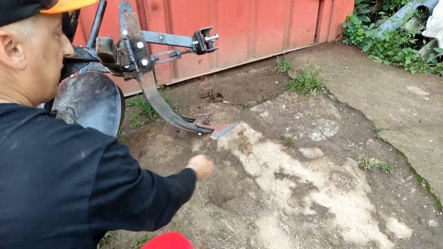 Доделанный дисковый окучник для мотоблока смотреть онлайн