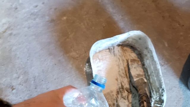 Как закрепить розетку в стене.