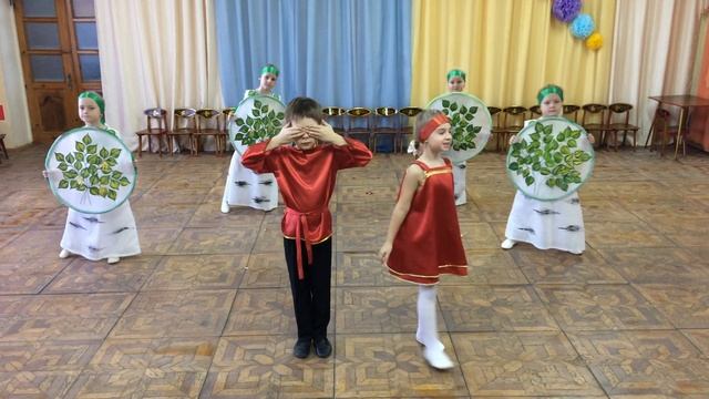 МДОУ "Детский сад №8" г.Ростов Русский народный танец "Березки-подружки" смотреть онлайн