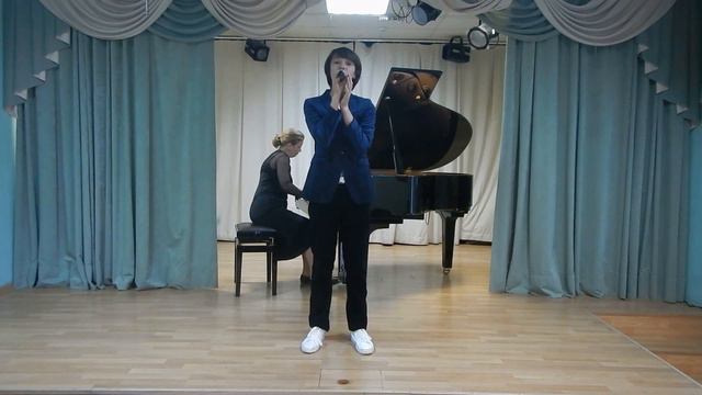 Поёт Рогунов Иван 