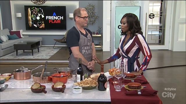 Bill Rowley gives us a tour of a French farmer's market смотреть онлайн