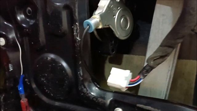 Замена стеклоподъёмника Hover. Вынимаем дверную косу и лечим обрывы. смотреть онлайн