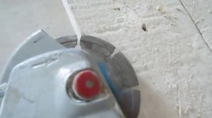 новый классный способ снять заклинивший диск на маленькой болгарке