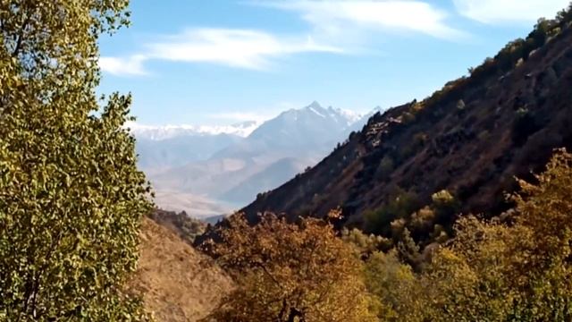 Красивые зарисовки осенних гор. Чарвак / Beautiful sketches of autumn mountains смотреть онлайн