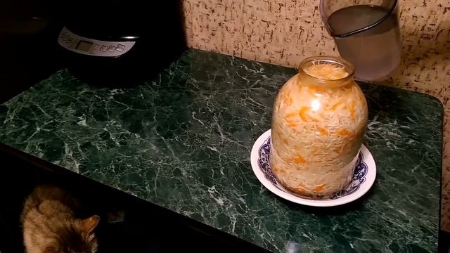 Вкусная квашеная капуста (простое приготовление с рассолом). Для винегрета или просто под картошечк смотреть онлайн