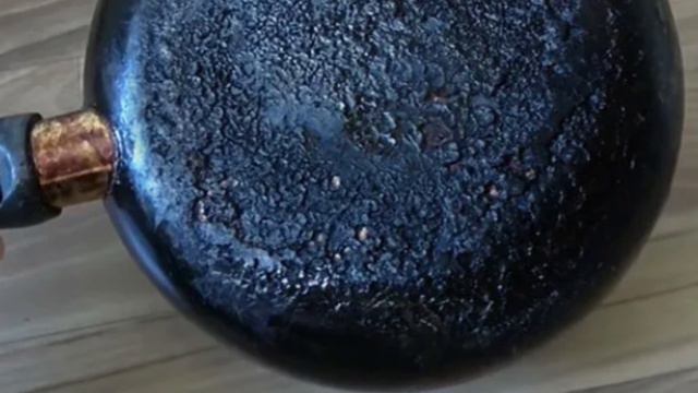 Способ "Полстакана" - чистит без изъяна! Сковорода будет, как новая! Нагар и жир уйдут на глазах! смотреть онлайн