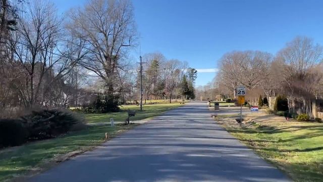 Here's the WEALTHIEST Neighborhood in Charlotte, North Carolina смотреть онлайн