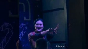Пенсию повысили!) Бабка круто отрывается - зажигает в клубе. Когда 60 ещё не возраст..