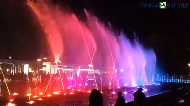 Захватывающие дух кадры ночного пензенского фонтана. Часть 3. Октябрь 2020 смотреть онлайн