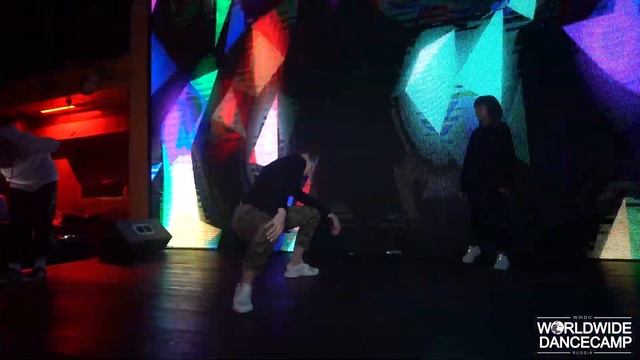 Arina Kulikova (win.) vs. Venera Sabirova vs. Alena Andrukonets || BATTLE 1/4 || WWDC2018 смотреть онлайн