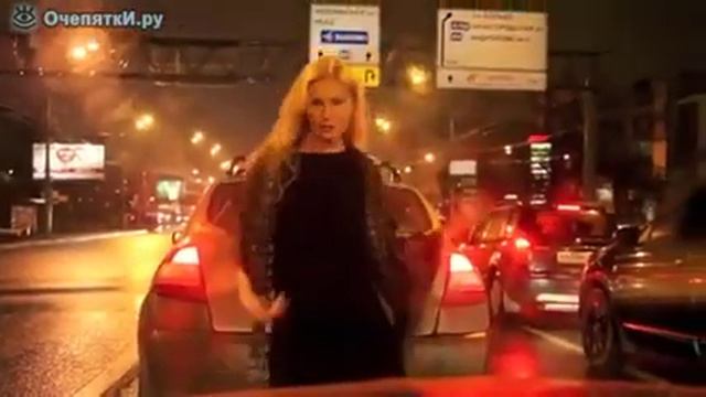 Блондинки развлекает друга в пробке смотреть онлайн