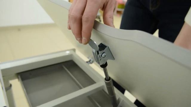 Видеообзор на детскую растущую парту "Mealux Edmonton Multicolor Lite" смотреть онлайн