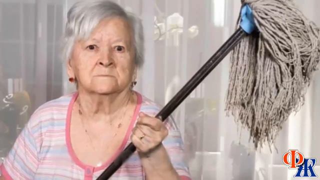- А моя-то СВЕКРУХА столько КРОВУШКИ мне попила, ЖУТЬ просто! Я не выдержала и послала её подальше! смотреть онлайн