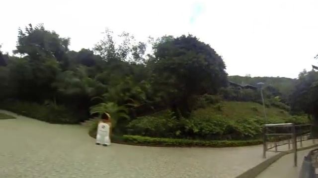 Спуск на санях с горы Винперл, Вьетнам. смотреть онлайн