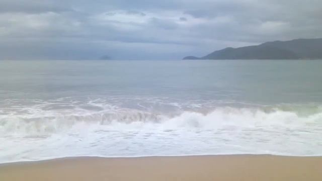 Вьетнам Nha trang волны пляж. Водичка кайф смотреть онлайн