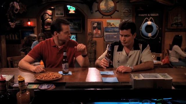 Two and a Half Men (S02E23) - Charlie and Alan talk about Evelyn смотреть онлайн