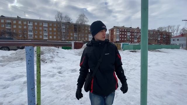 УПРАЖНЕНИЕ НА БРУСЬЯХ - СДЕЛАЛ АЖ 20 РАЗ! смотреть онлайн