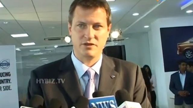 Tomas Ernberg talking at Volvo V40 Cross Country Car Launch смотреть онлайн