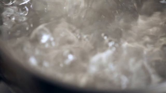 Вода при кипении имеет структуру сот. смотреть онлайн