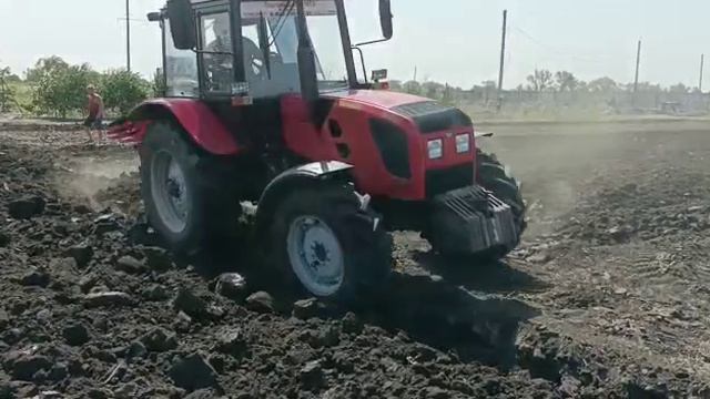 3х корпусной оборотный плуг #UNLU серии Lite в паре с трактором #Беларус 1025.3