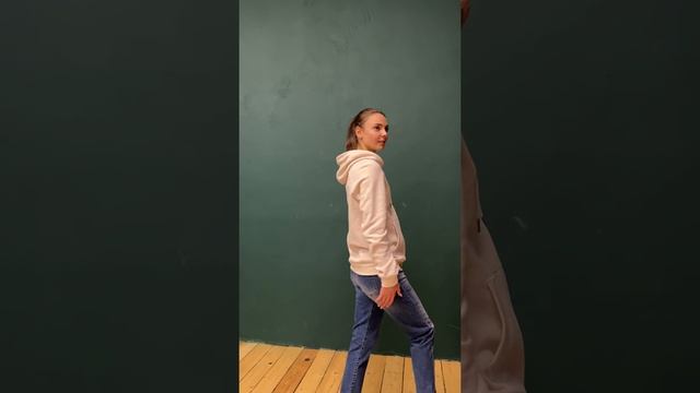 Утепленная женская толстовка бежевая с капюшоном / бежевая женская худи смотреть онлайн