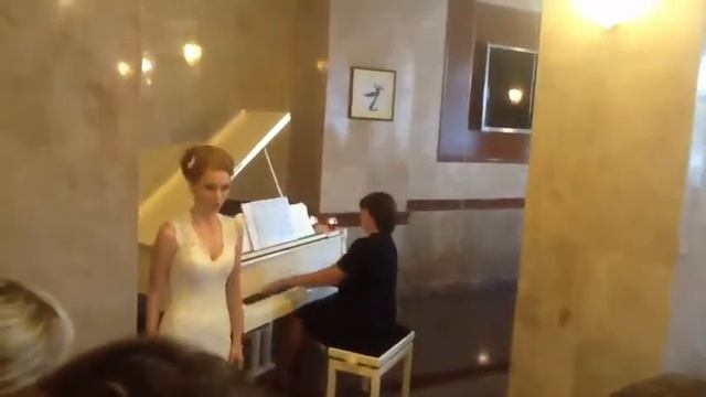 Подарок на свадьбу невесты, вот это голос! смотреть онлайн