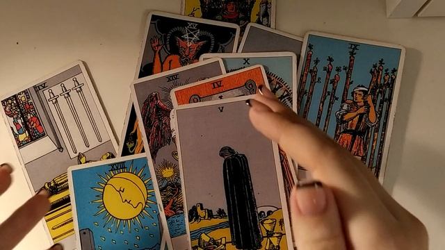 Гадание на 4 королей (бывшие,не в отношениях,в отношениях) смотреть онлайн