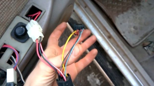 Замена кнопки включения обогрева боковых зеркал GW Safe, Deer 3700200-B00 смотреть онлайн