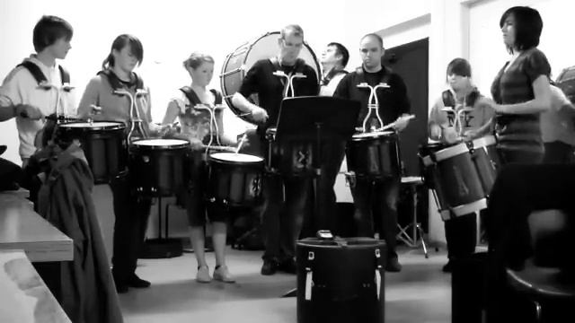 The Pryde Of East Lothian Pipes and Drums смотреть онлайн