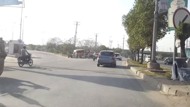 A grey Nissan Note 2022 on Bedian road смотреть онлайн