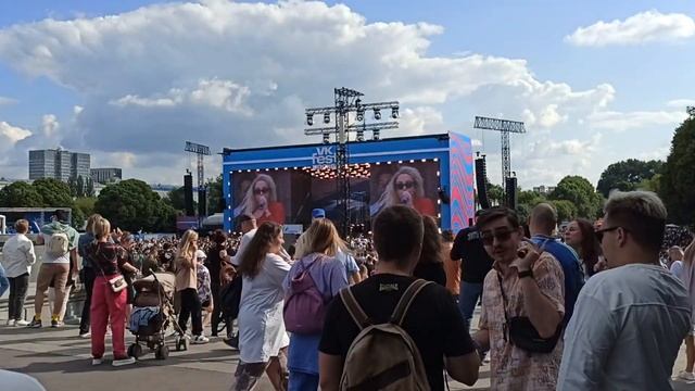 Миа Бойка - Плакать в porsche (VK Fest 2023 Синяя сцена) смотреть онлайн