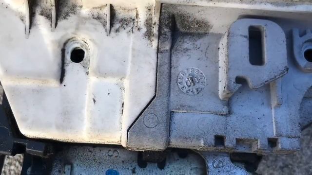 2010 Audi A4 Door Front Actuator Replacement смотреть онлайн