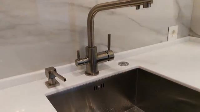 Кухня с матовыми фасадами аделькрайс луна (Adelkreis LUNA) смотреть онлайн